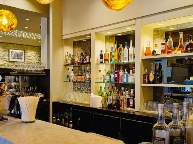 Le Magnum Fontainebleau Bar